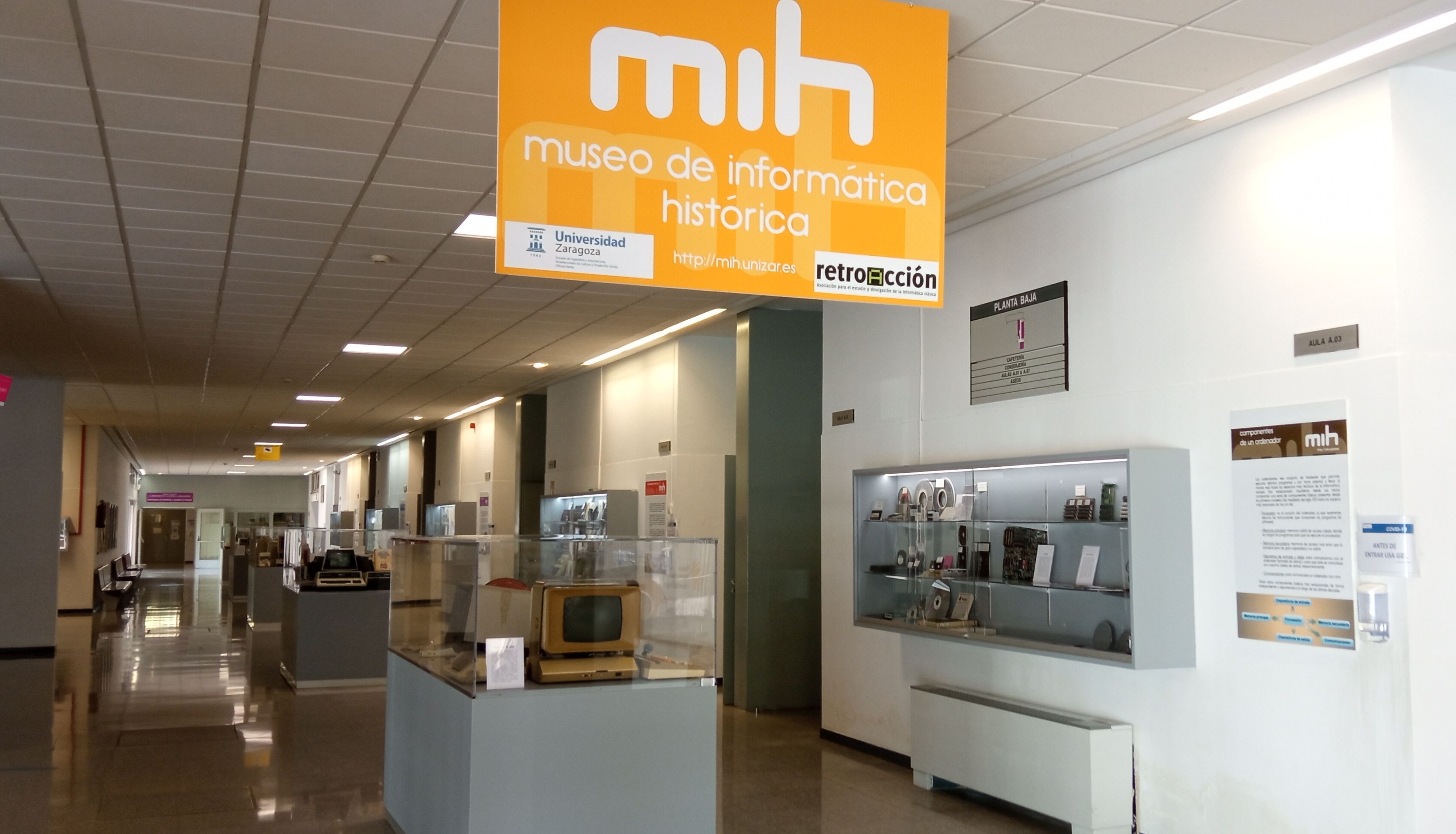 Exposición fotográfica «XX aniversario del Museo de Informática Histórica (MIH)»