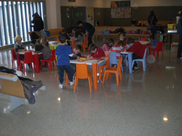 Niños pintando 01 Niños pintando 01