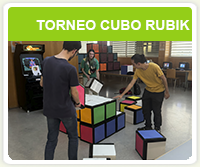 Torneo de cubo de Rubik gigante