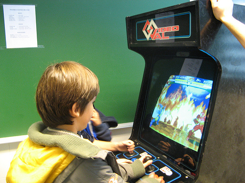 Niños en arcade